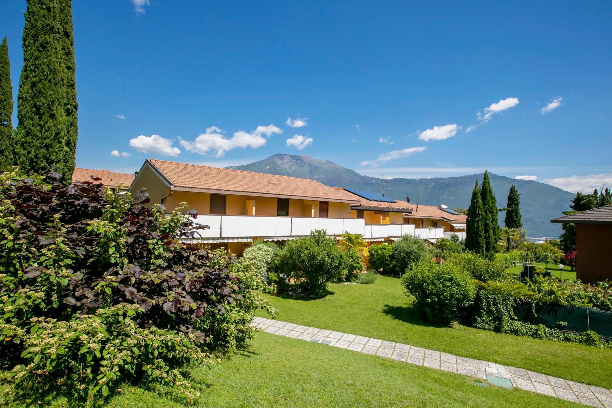 Residence Christina Due Laghi - Happy Rentals Tenno Luaran gambar